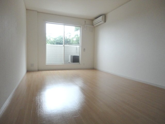 その他共有部分　こちらのリビングで趣味の時間をお楽しみください