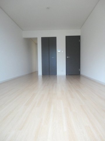 居室・リビング　こちらのリビングで趣味の時間をお楽しみください