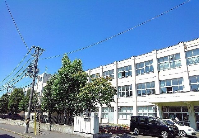 中学校　東月寒中学校（中学校）まで500m