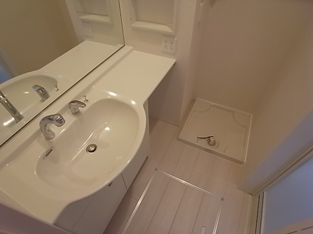 洗面設備　※同施工メーカーの内装写真です