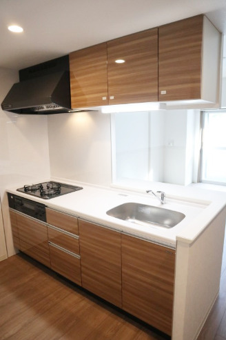 キッチン　ガス3口コンロ、カウンターキッチン♪ ※反転タイプ