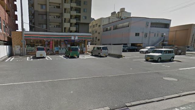 コンビニ　セブンイレブン 八幡光明2丁目店（コンビニ）まで697m