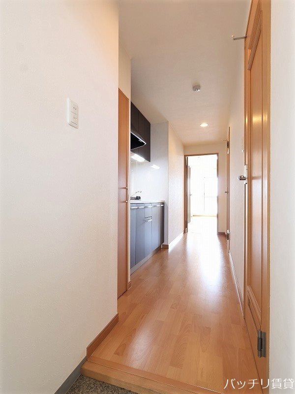 玄関　別室写真の為、現状を優先いたします。