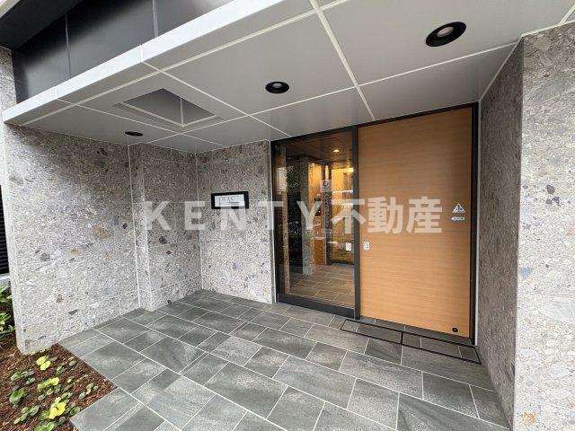 エントランス　落ち着いたエントランスです