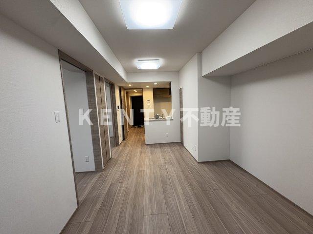 その他部屋・スペース　開放的な寝室です