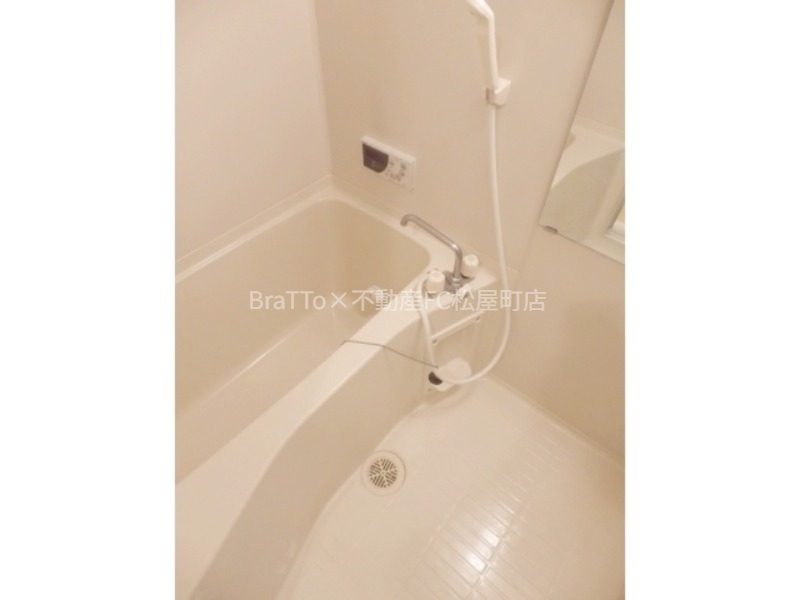 バス・シャワールーム　バス（追い焚き機能付き）