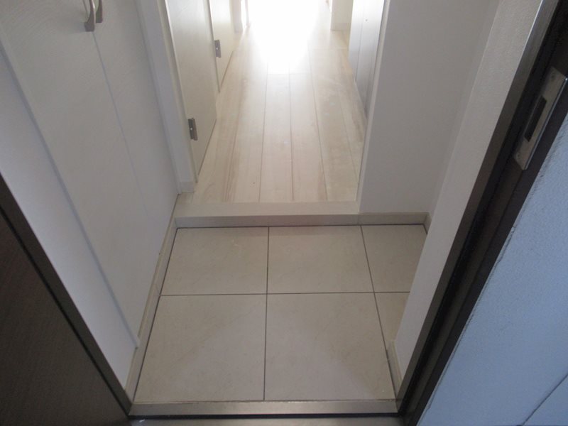 玄関　※参考写真