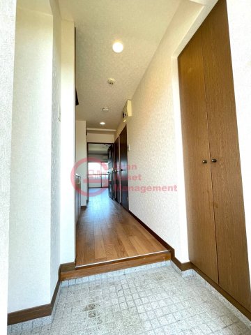 玄関　収納もある玄関です