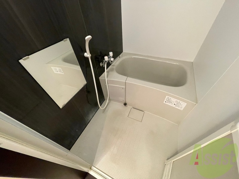 バス・シャワールーム　お風呂になります。一日の疲れを癒してくださいね。