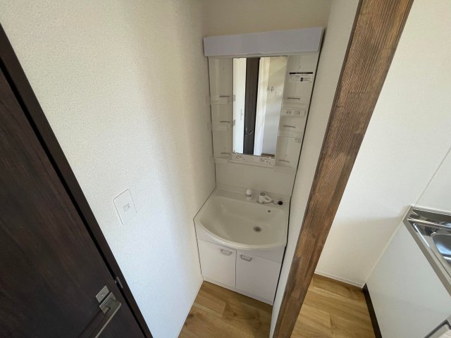 洗面設備　同型タイプです