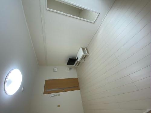 居室・リビング　室内改装済みです。