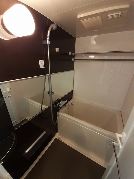 バス・シャワールーム　浴室乾燥機付き