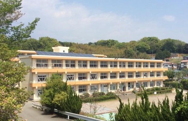 小学校　函南町立東小学校（小学校）まで341m