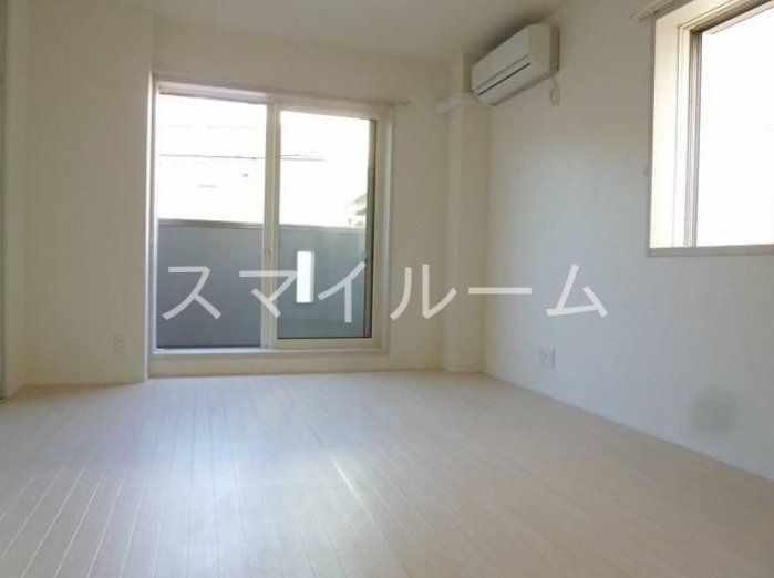 居室・リビング　別部屋参考写真となります。