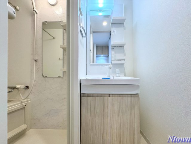 洗面設備　独立洗面台です