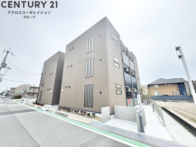 建物外観　オートロック・宅配ボックス付きでセキュリティ安心♪