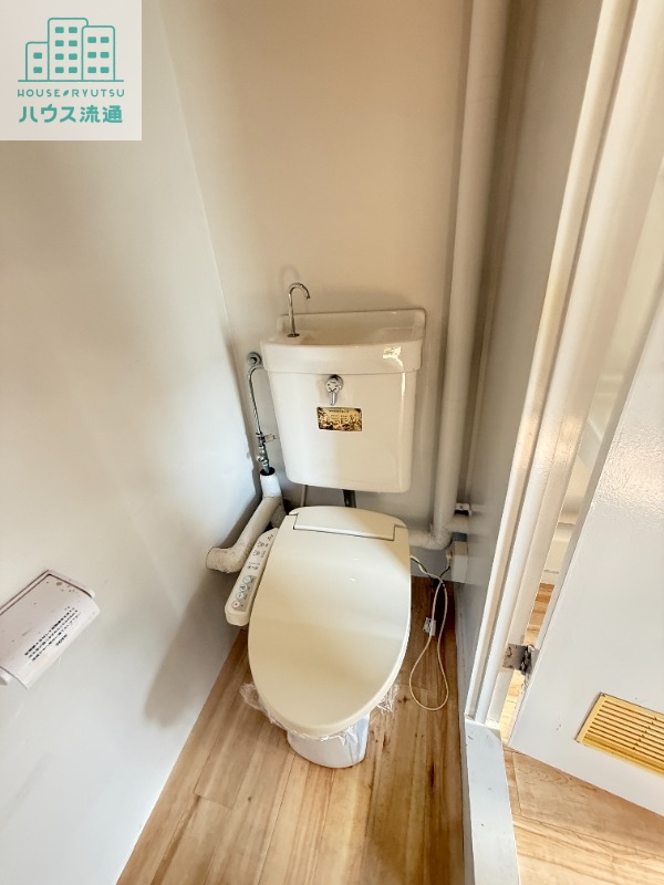 トイレ　※別号室の写真です