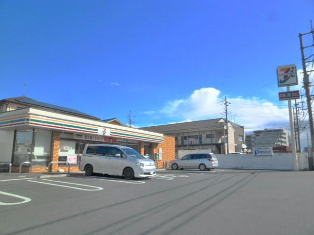 コンビニ　セブンイレブン（コンビニ）まで240m