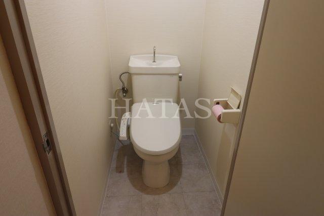 トイレ　同物件別部屋です。（間取り相違）