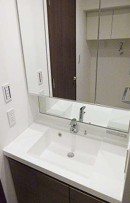 洗面設備　洗面所です