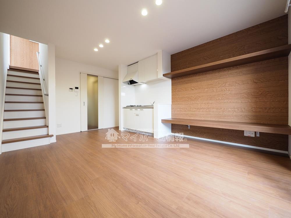 居室・リビング　備え付けのＴＶボードがオシャレで使いやすい