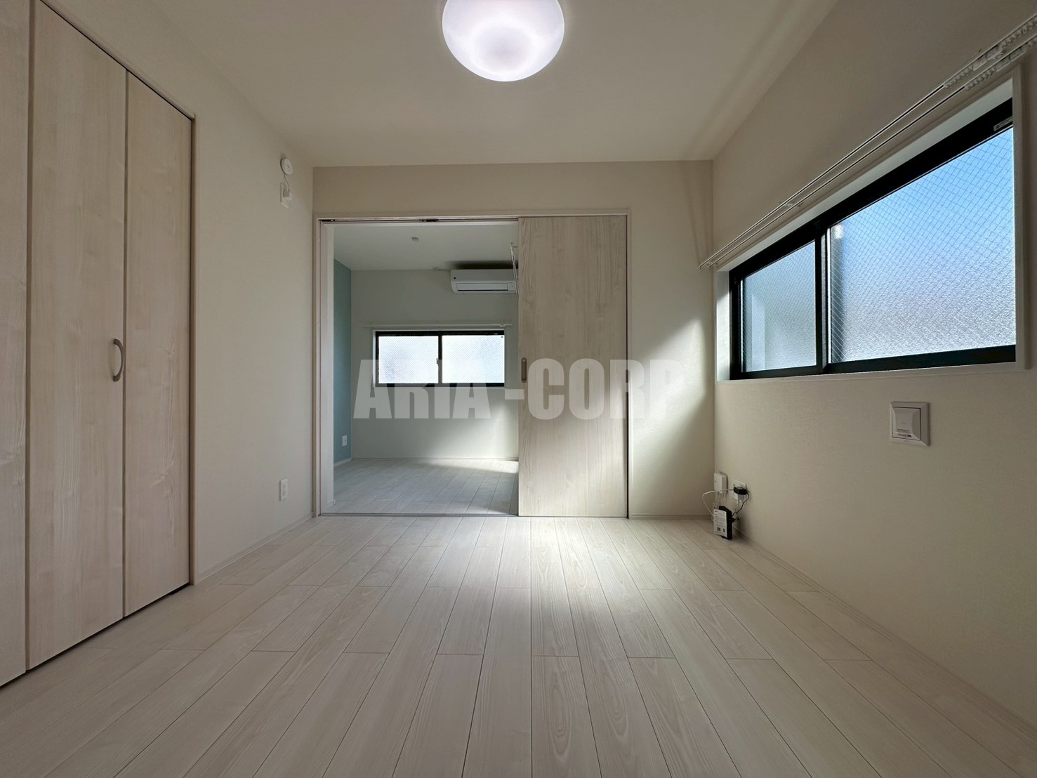 居室・リビング　白を基調とした統一感あるお部屋です！