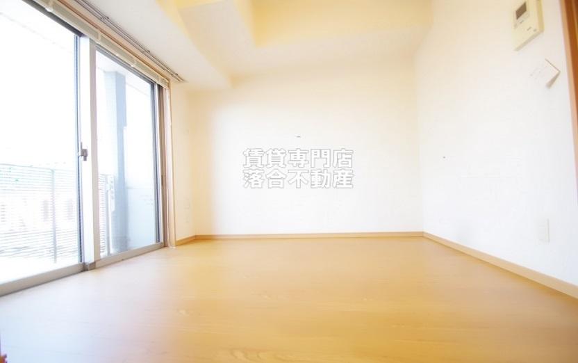 居室・リビング　綺麗で落ち着いたお部屋♪