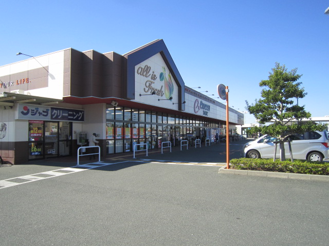 スーパー　遠鉄ストア富塚店（スーパー）まで591m