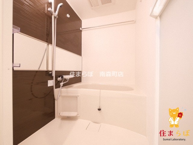 バス・シャワールーム　「見た目じゃなく、心に“しっくりくる”を大切に。」