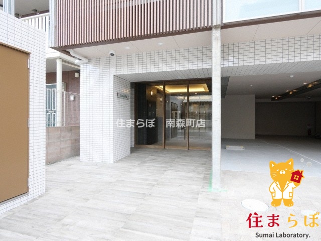 エントランス　「暮らしの設計図は、ここから始まります。」