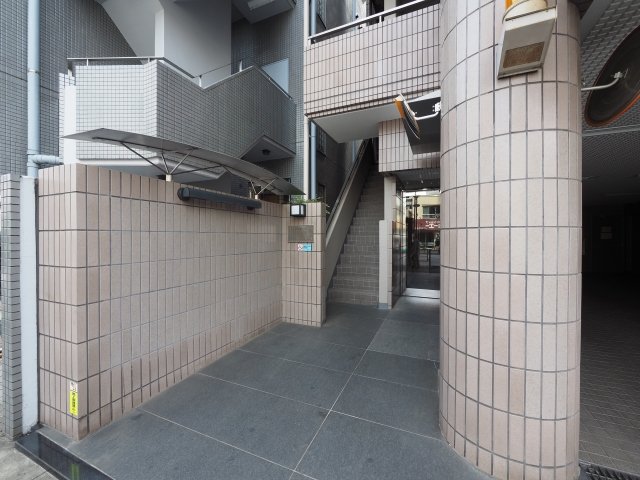 エントランス　建物の内部です