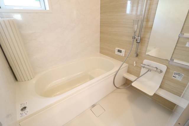 バス・シャワールーム　追い焚き給湯