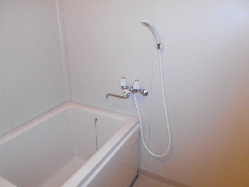 バス・シャワールーム　シャワー付の浴室です