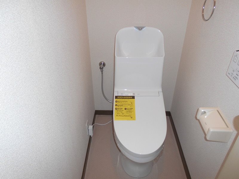 トイレ　温水洗浄便座新調しました