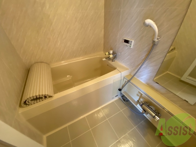 バス・シャワールーム　疲れた時はゆっくり湯船につかってみてはいかがでしょうか。