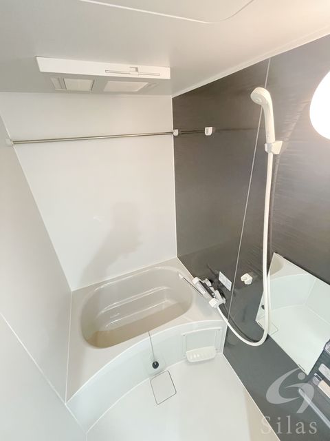 バス・シャワールーム　反転