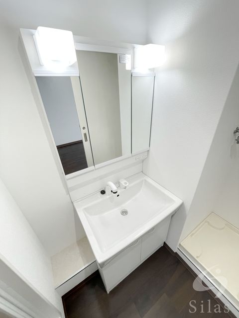 洗面設備　反転