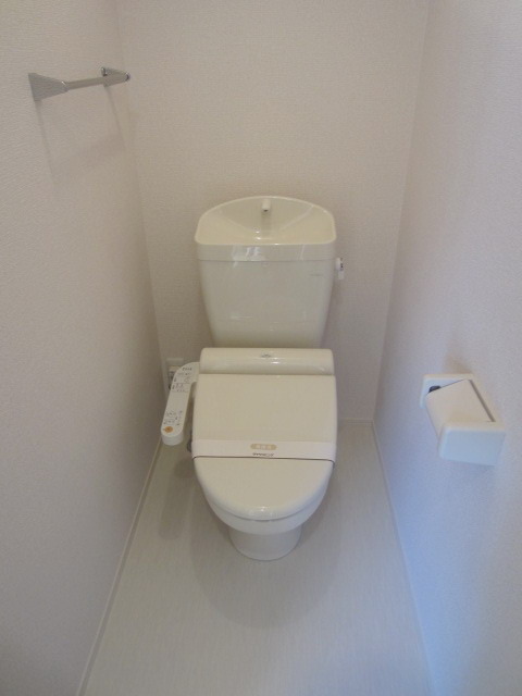 トイレ　シャワートイレは標準装備のお部屋です。