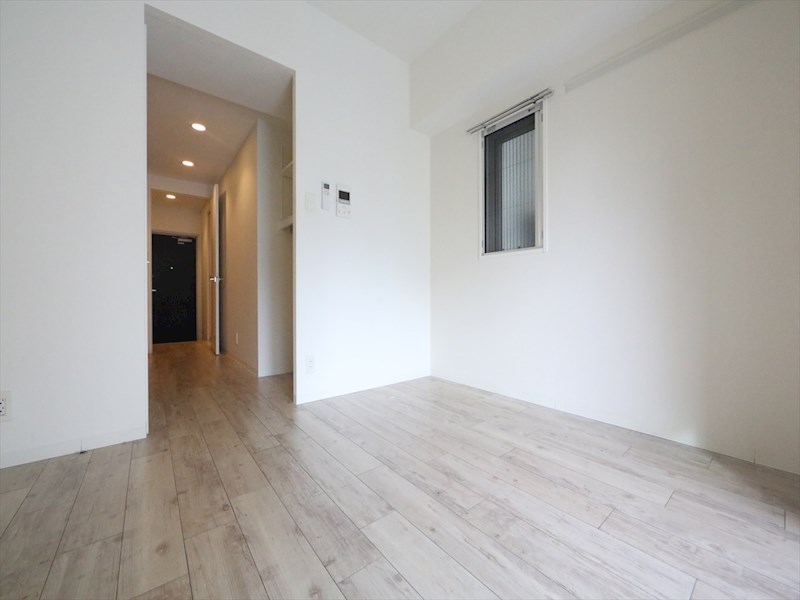 居室・リビング　洋室9.6帖　クローゼット付　エアコン完備　バルコニー