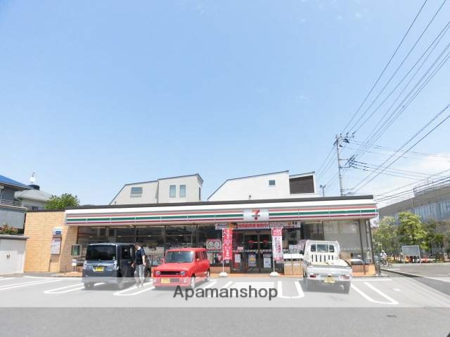 コンビニ　セブンイレブン（コンビニ）まで856m