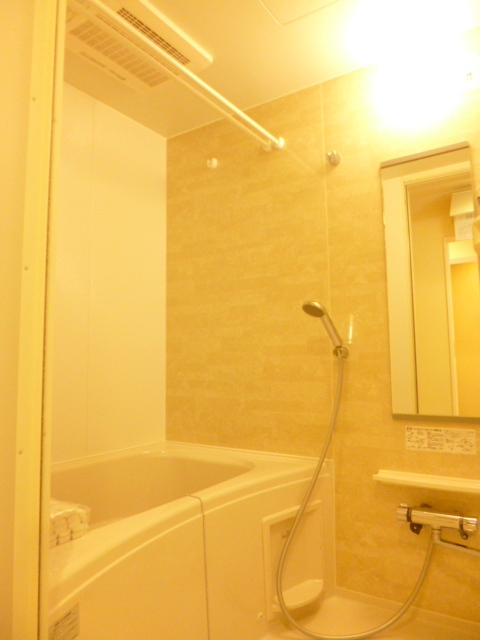 バス・シャワールーム　★追焚機能に浴室乾燥機完備★