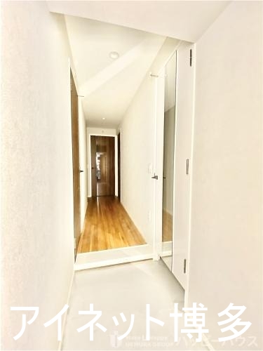 玄関　綺麗な玄関でお客さんをお出迎え出来ます