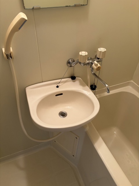 洗面設備　別部屋参考写真です