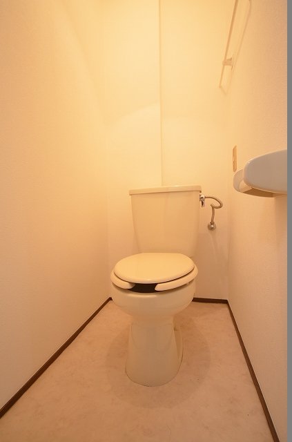 トイレ　別号室の写真です