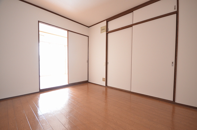 居室・リビング　別号室の写真です