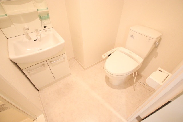 トイレ　別室の参考写真です。※現況優先