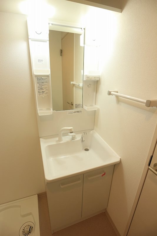 洗面設備　忙しい朝に便利なシャンプードレッサー。