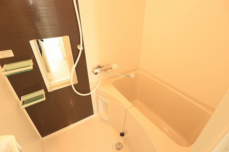 バス・シャワールーム　ゆっくり入浴して頂ける浴室です。