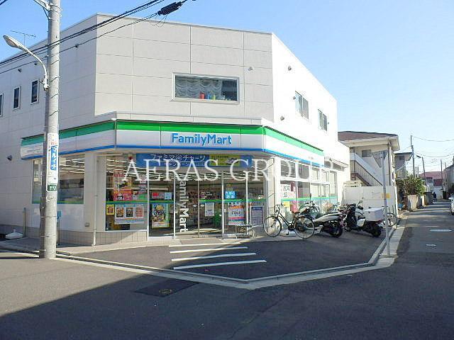 コンビニ　ファミリーマートひばりヶ丘駅東店（コンビニ）まで136m