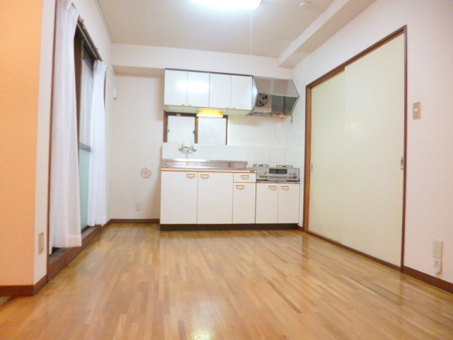 居室・リビング　★広々７帖ダイニングキッチン★